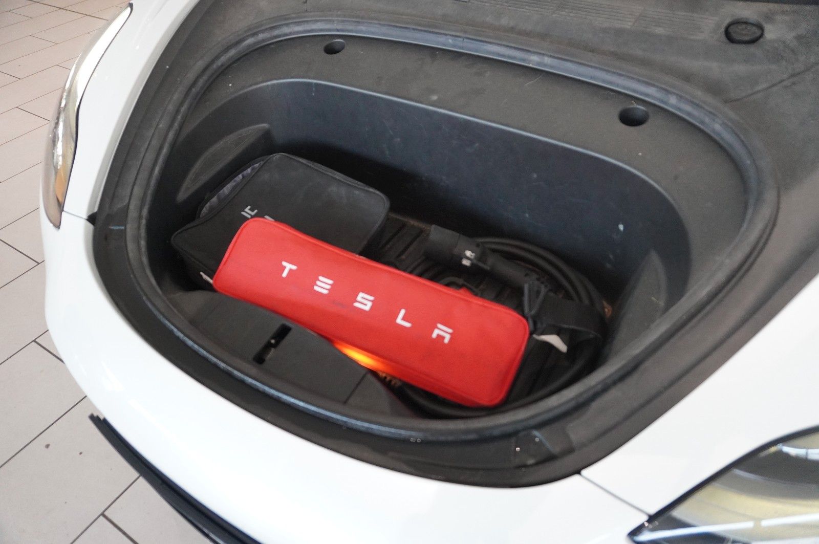 Fahrzeugabbildung Tesla Model 3 PERFORMANCE DUAL-MOTOR NAVI/LED/PILOT+