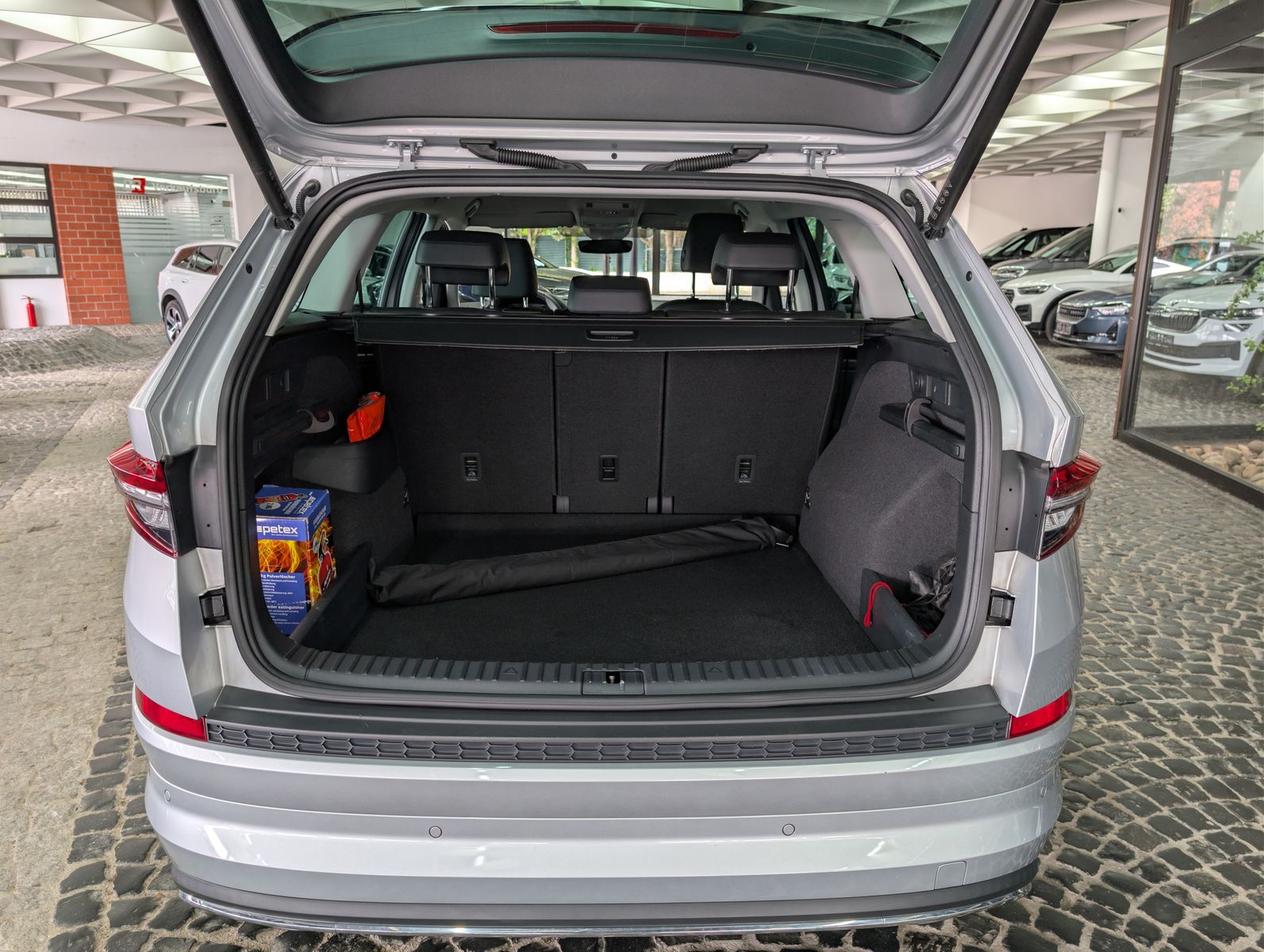 Fahrzeugabbildung SKODA Kodiaq L&amp;K 4x4 CANTON LEDER 360° ACC MEMO VIRT