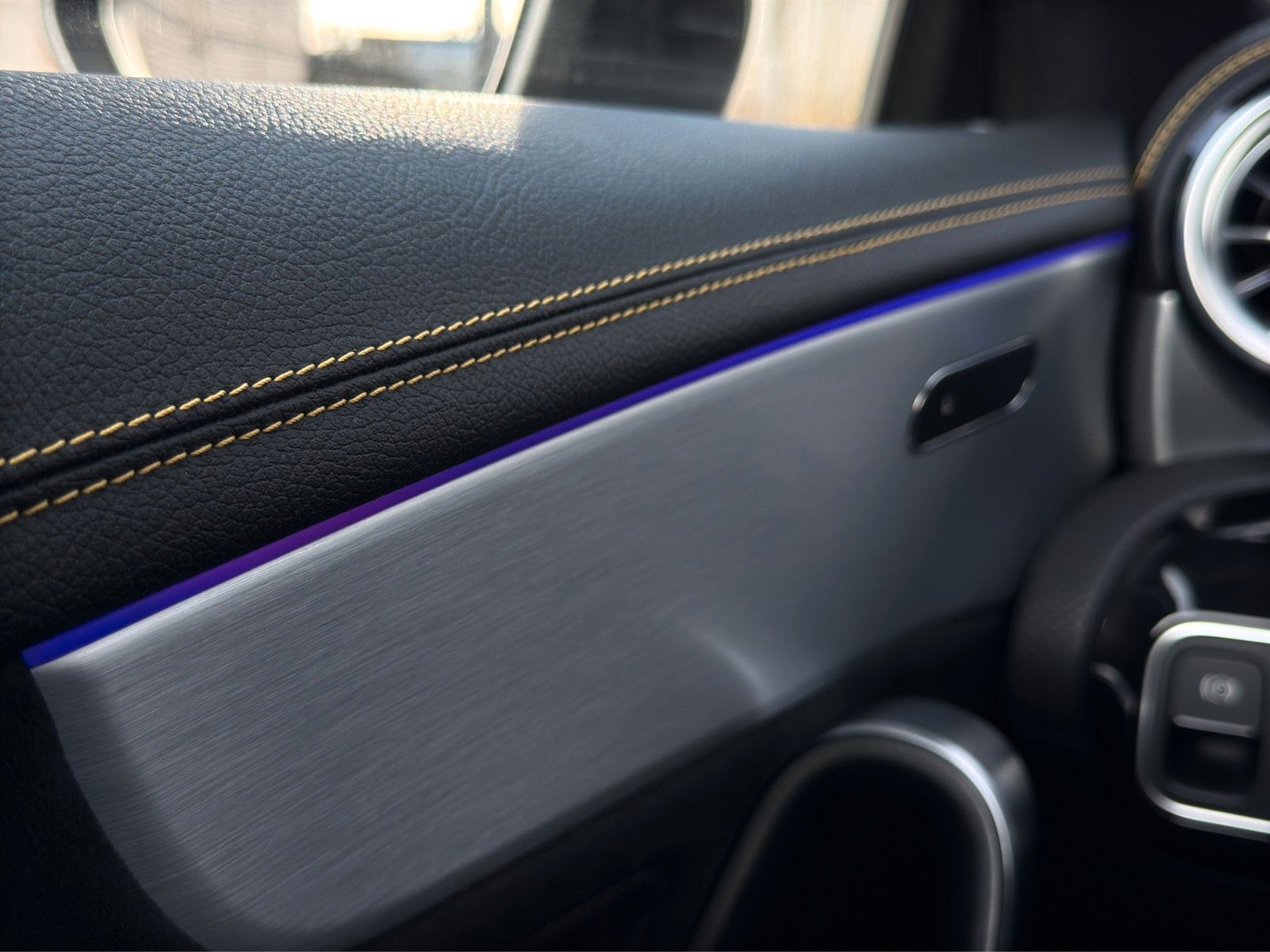 Fahrzeugabbildung Mercedes-Benz CLA 45 S AMG Matt/Perf-Sitz/MBeam/AERO/Night-Pkt