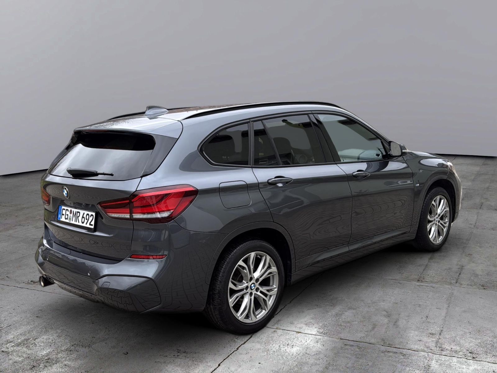 Fahrzeugabbildung BMW X1 sDrive 18 i M Sport/ 18 Zoll/ TOP