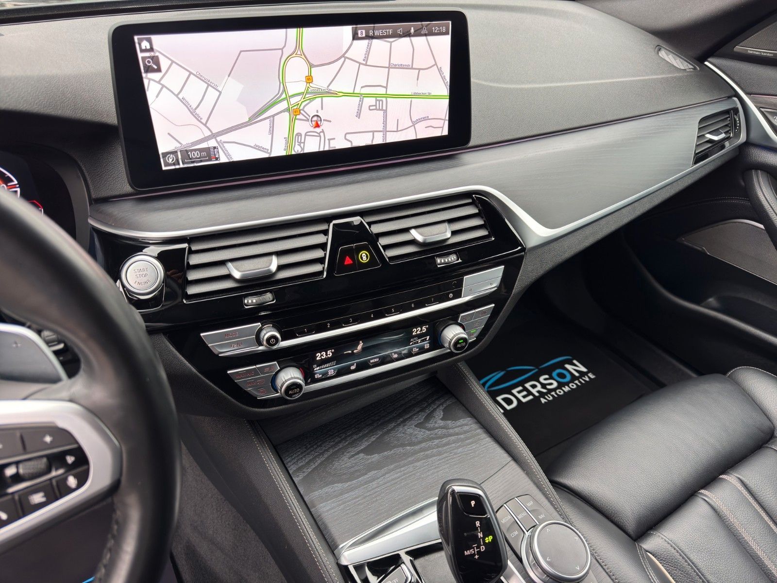Fahrzeugabbildung BMW 530D TOURING XDRIVE M SPORT HUD H&K PANO LASER