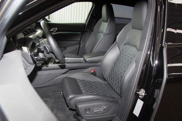 Audi e-tron 55 quattro S-Line Black,Leder,B&O,MATRIX