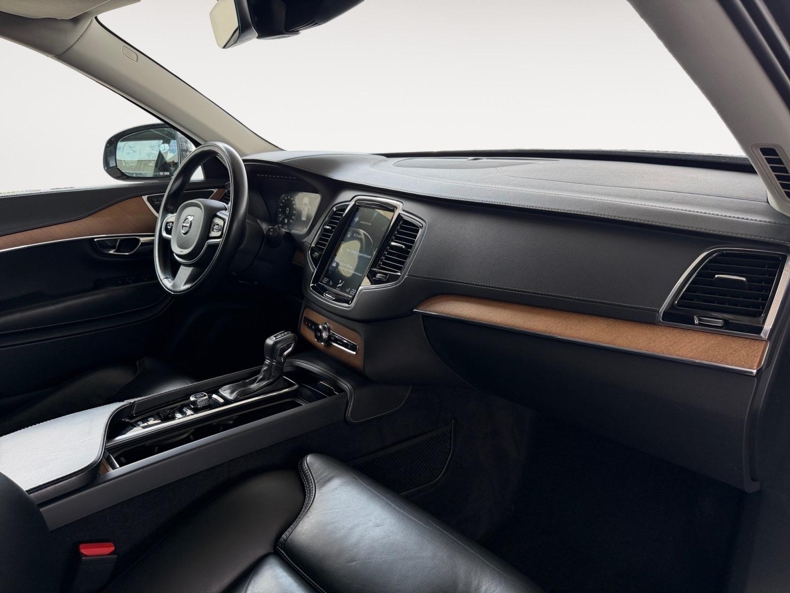 Volvo XC90 2.0 D5 Inscription AWD LEDER KAM LED CARPLA
