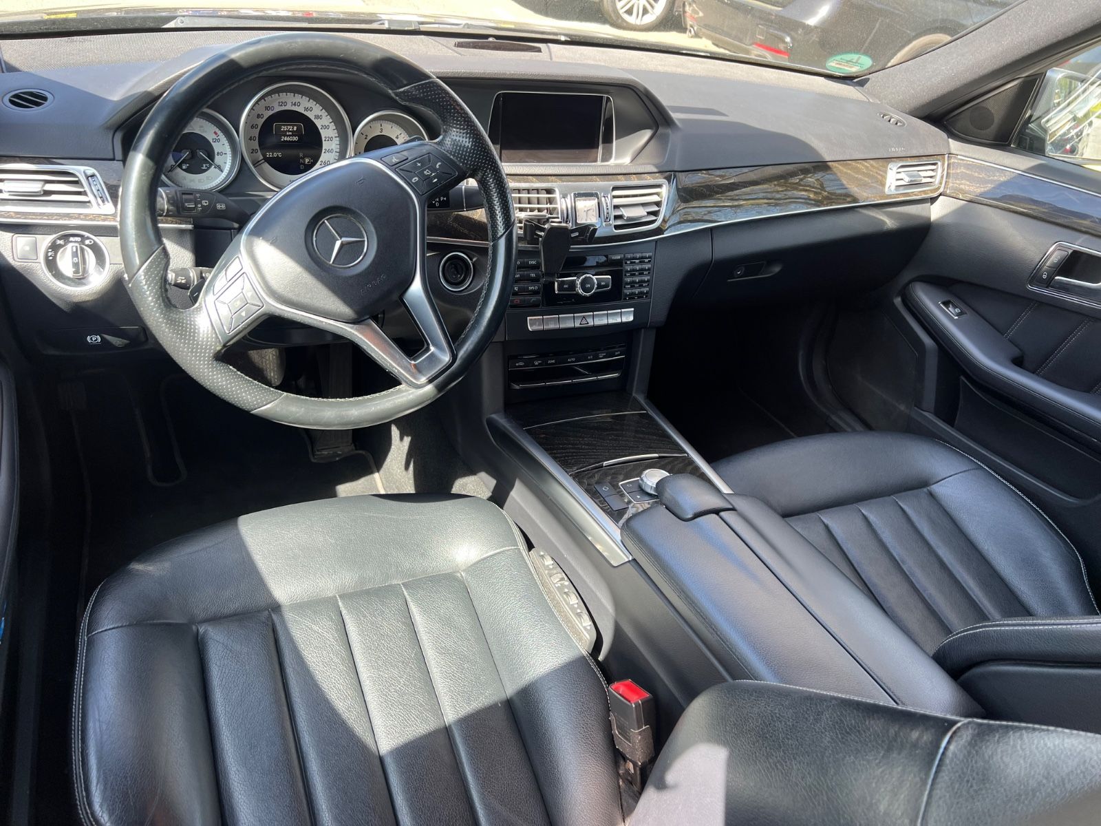 Fahrzeugabbildung Mercedes-Benz E 350 E T-Modell E 350 BlueTec 4Matic
