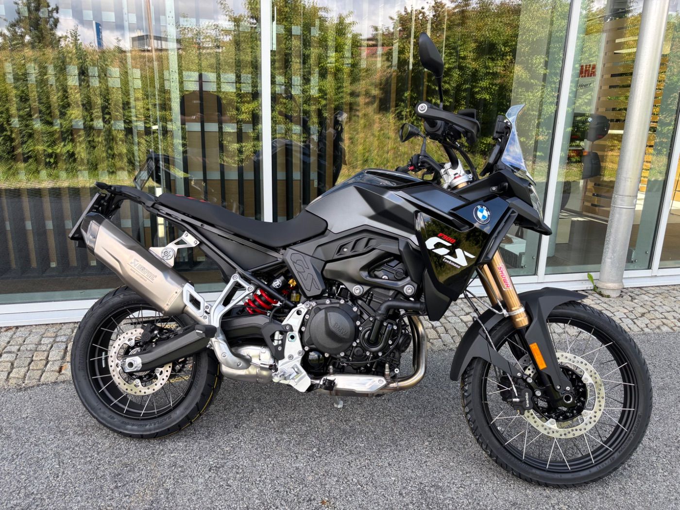 Fahrzeugabbildung BMW F 900 GS Dynamik Enduro-Paket Pro