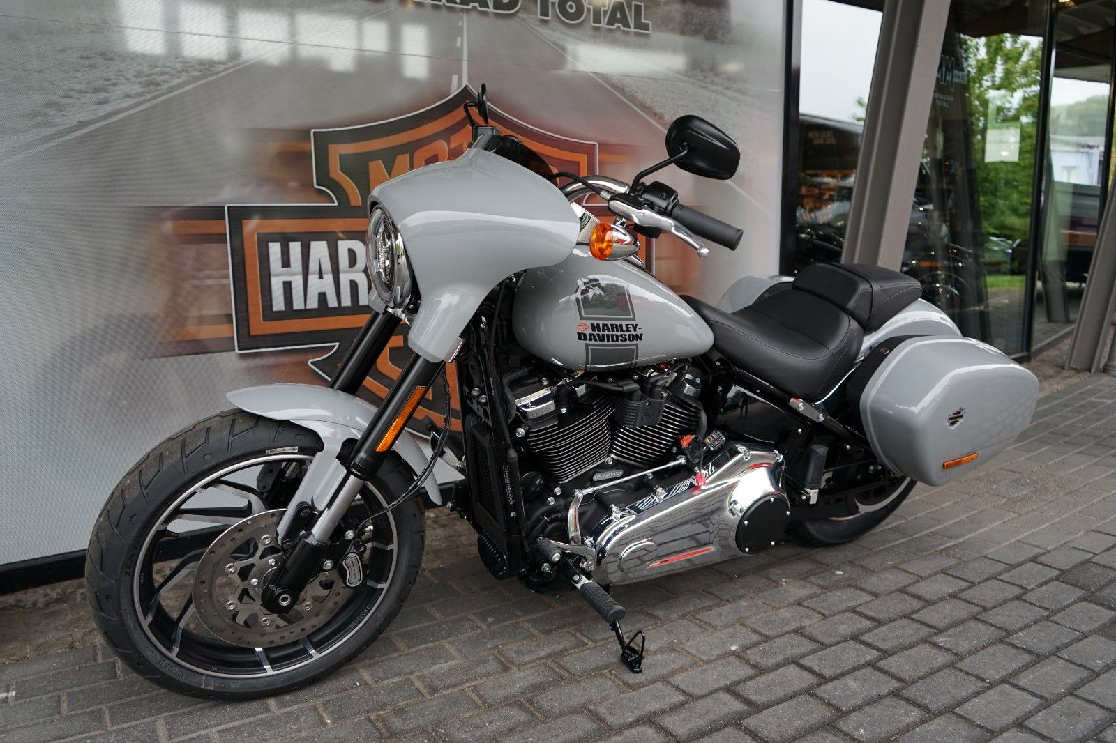 Fahrzeugabbildung Harley-Davidson Softail Sport Glide 107 Sofort Verfügbar 2024