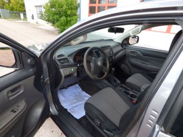 Mitsubishi L200 - 10