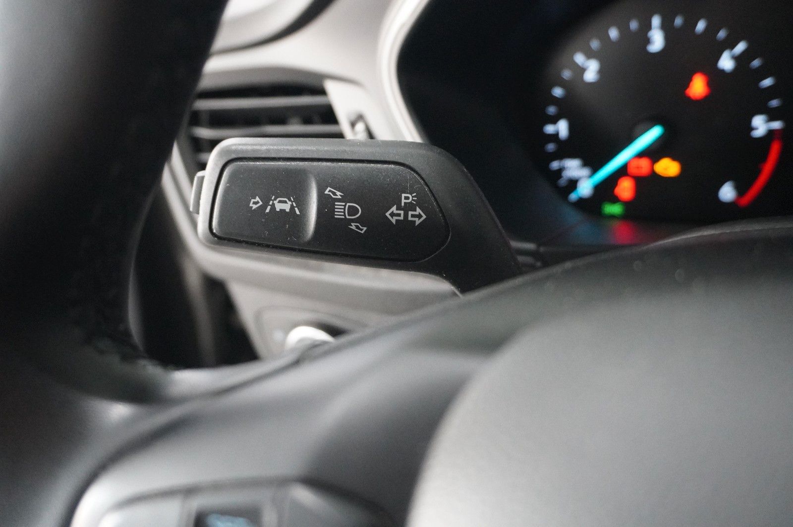 Fahrzeugabbildung Ford Focus Turnier 1.5D COOL & CONN. NAVI/LED/KAMERA