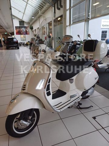 Vespa GTS Super 300 *Top Case*Heizgriffe*Scheibe*