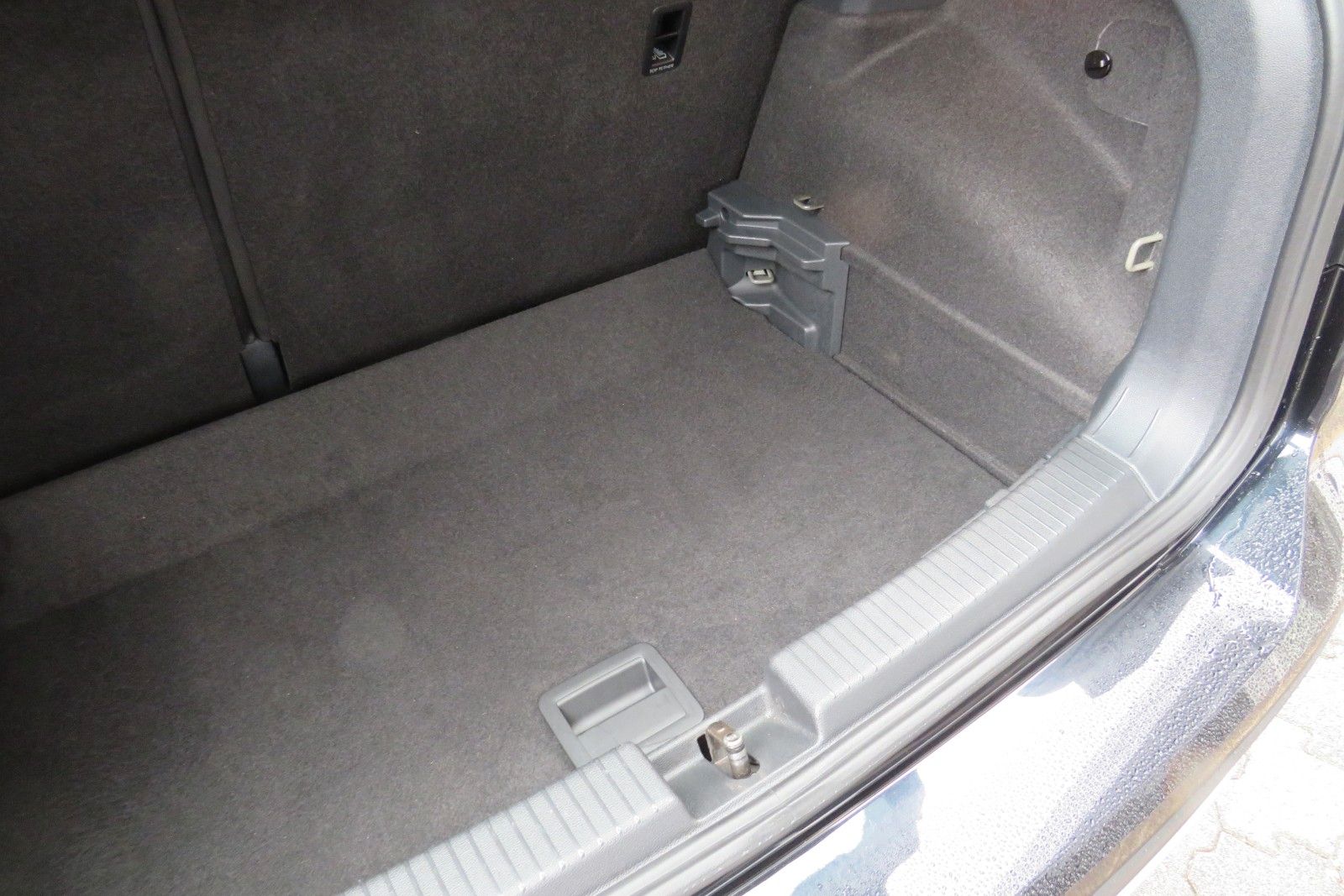 Fahrzeugabbildung Volkswagen T-CROSSLife LED SPORTP. SITZH. NAVI APP "AKTIONS