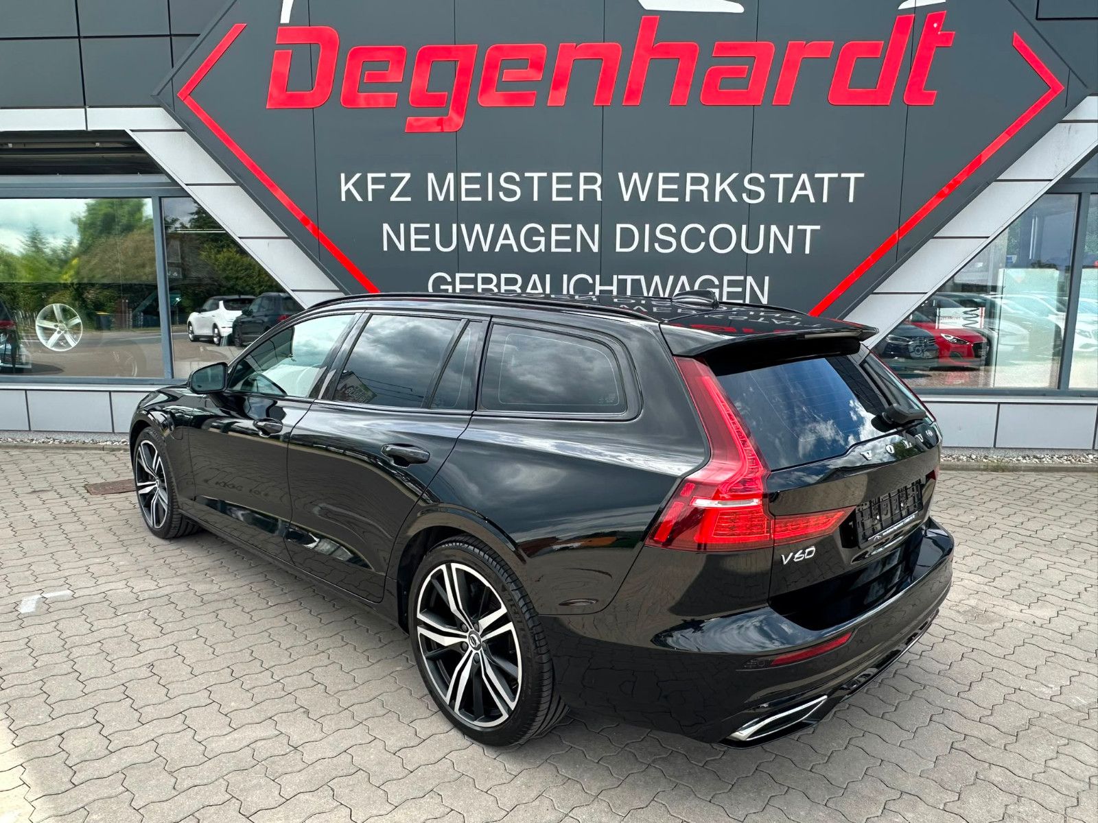 Volvo V60 Kombi R Design Expression Recharge Plug-In H foto 7