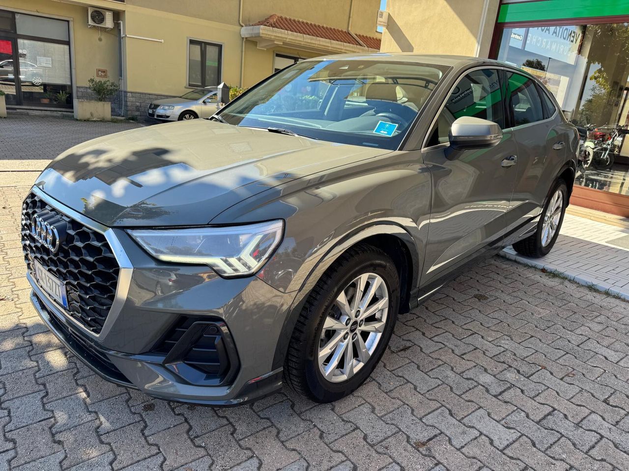 Audi Q3 SPB 35 TFSI S tronic Business Plus imagem 3