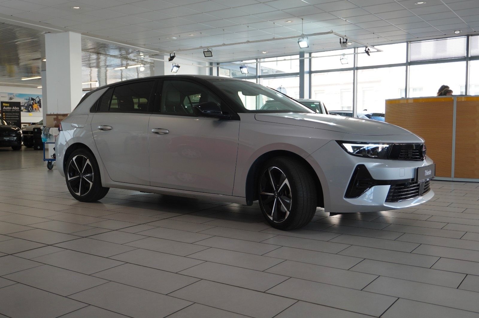 Fahrzeugabbildung Opel Astra L Lim. 1.6 HYBRID GS SPORT NAVI/360°/SPORT