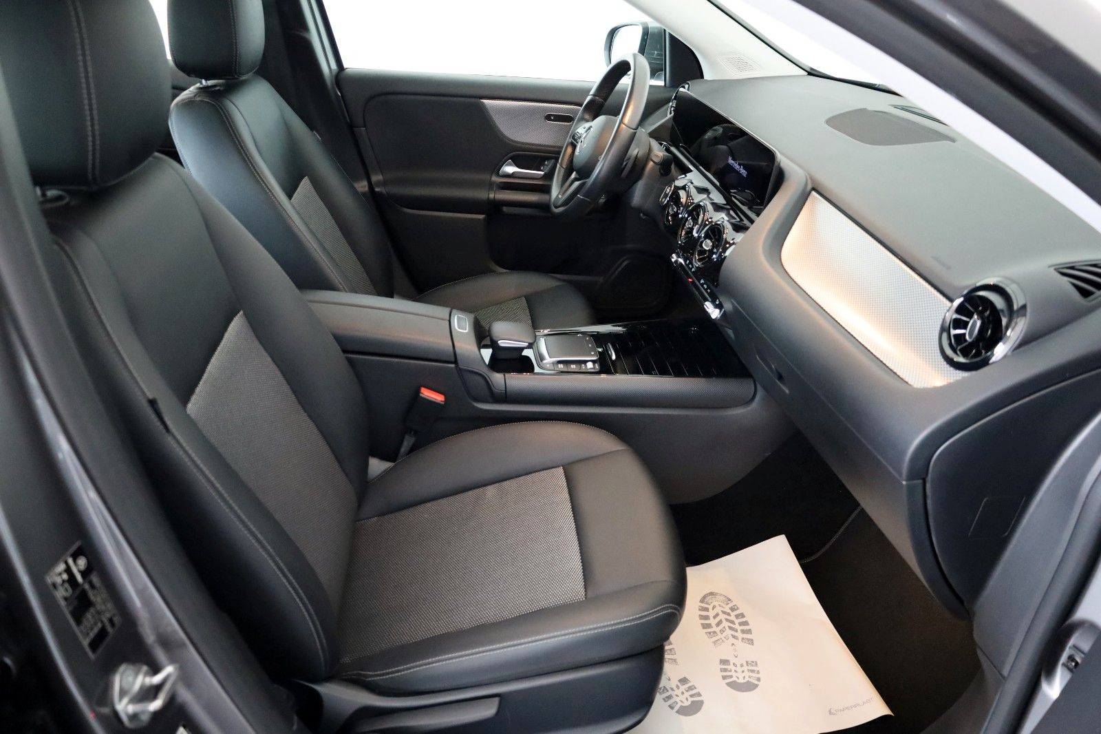 Fahrzeugabbildung Mercedes-Benz GLA 200 T.Leder,Navi,LED,SH,PDC,Kamera,ParkPaket