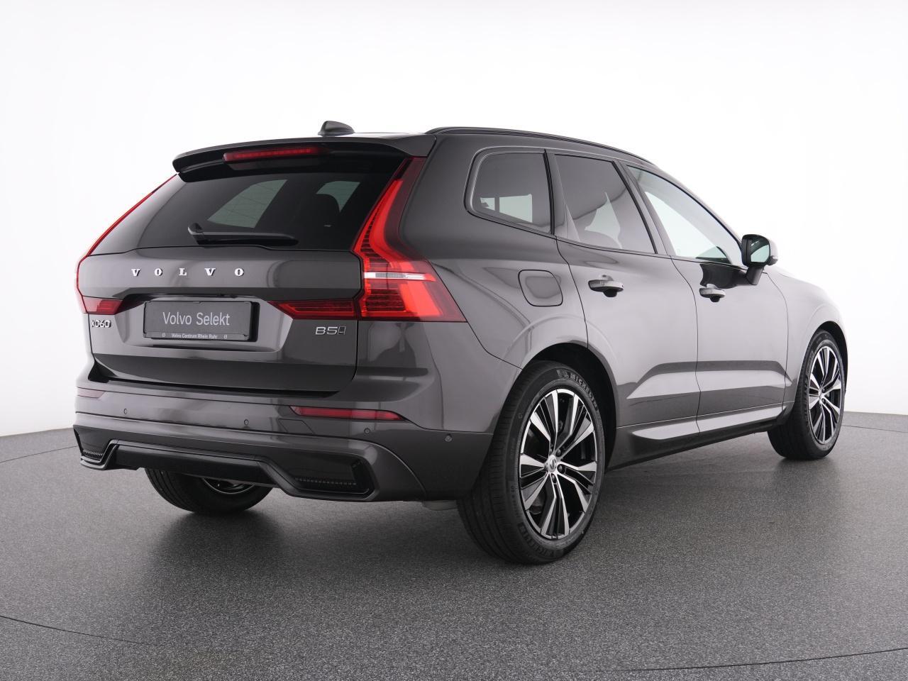 Volvo XC60 B5 AWD  Plus Dark+WINTERPAK+360°+ACC+BLIS