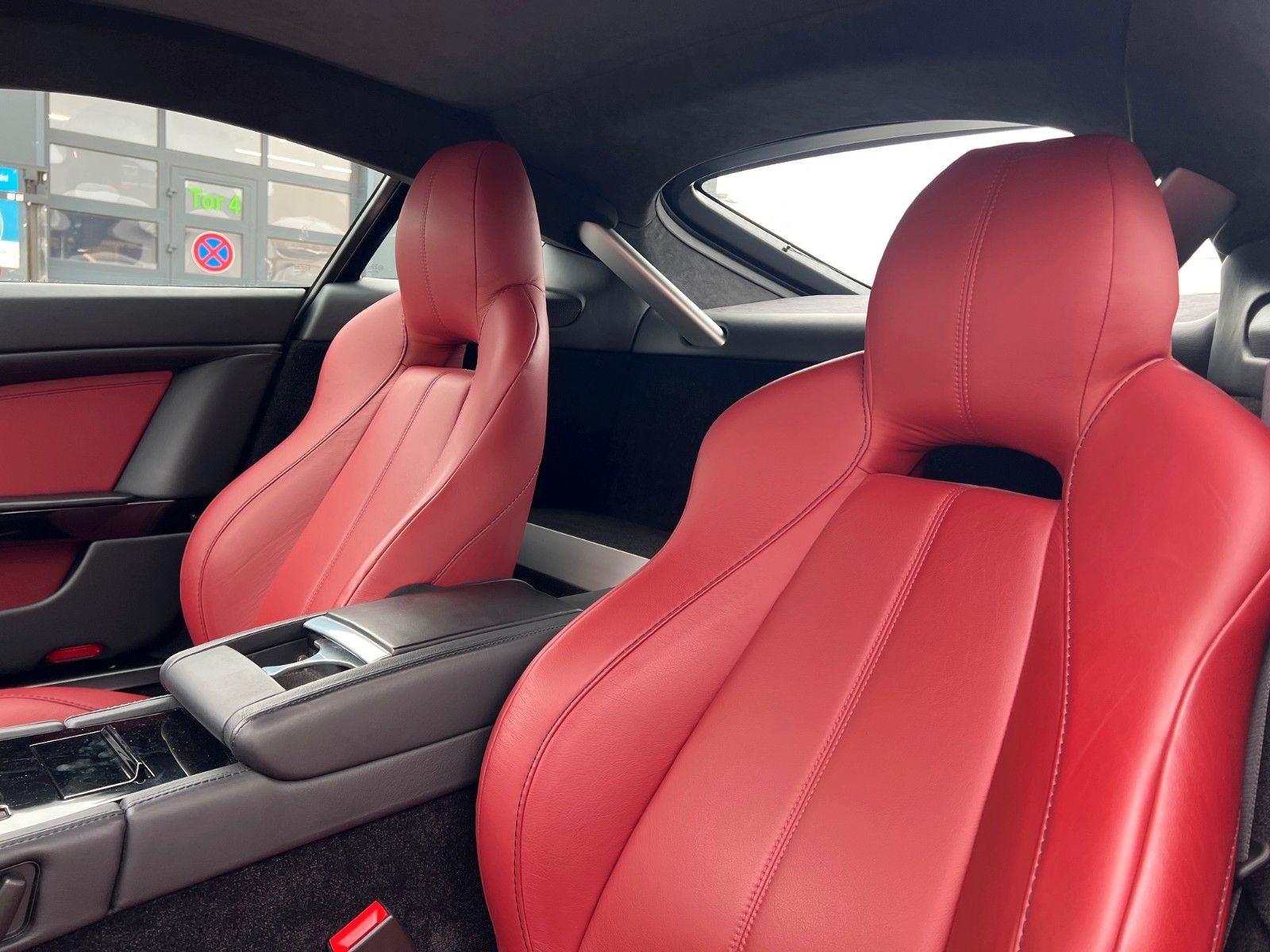 Fahrzeugabbildung Aston Martin V8 Vantage Coupe*RFK nur 18TKM*wie NEU