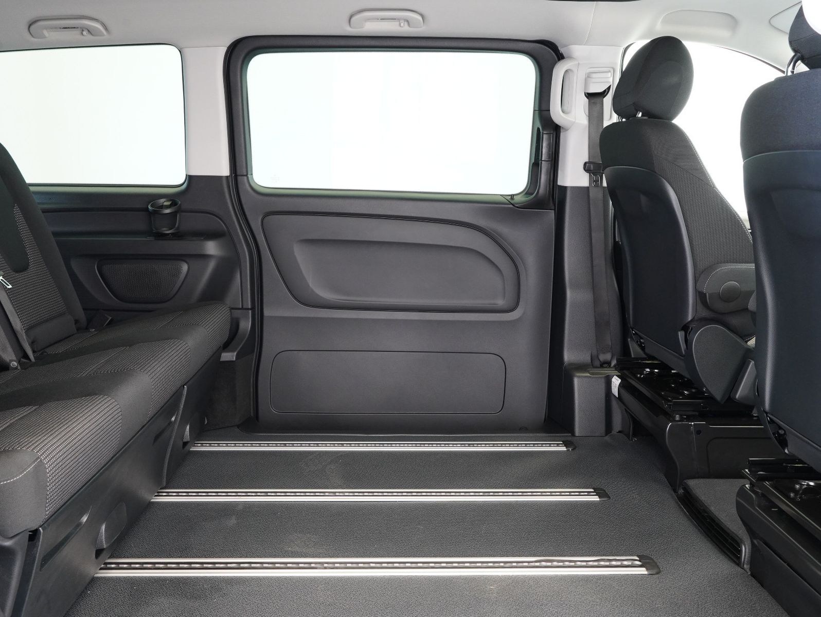 Fahrzeugabbildung Mercedes-Benz Vito Tourer 119 CDI Pro 4x4 lang PÖSSL VANSTAR