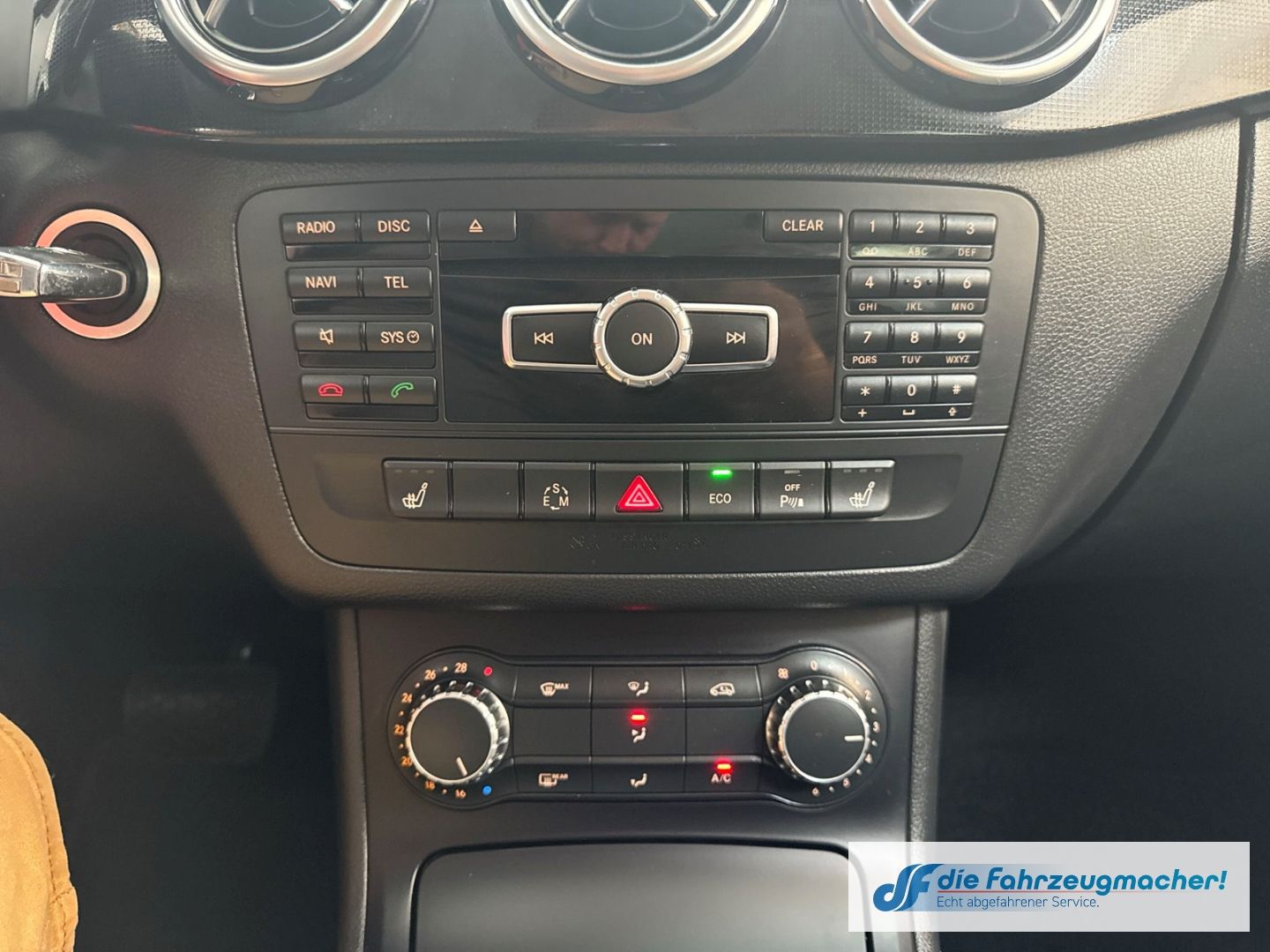 Fahrzeugabbildung Mercedes-Benz B 180 Bi-Xenon SHZ Parklenkass. Rückfahrkam. Not