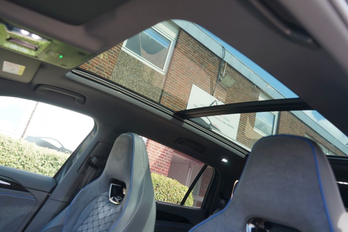 Fahrzeugabbildung Volkswagen Tayron 2.0 TDI 4Motion R-Line*Pano*Head Up*Ahk