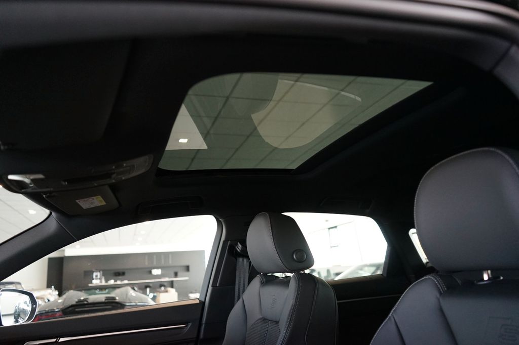 AUDI Q3 Sportback 40 TDI | 2x S line | Pano | SONOS AUDI Q3 Sportback 40 TDI | 2x S line | Pano | SONOS