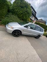 Honda honda shuttle - Honda Shuttle mit Benzin-Antrieb