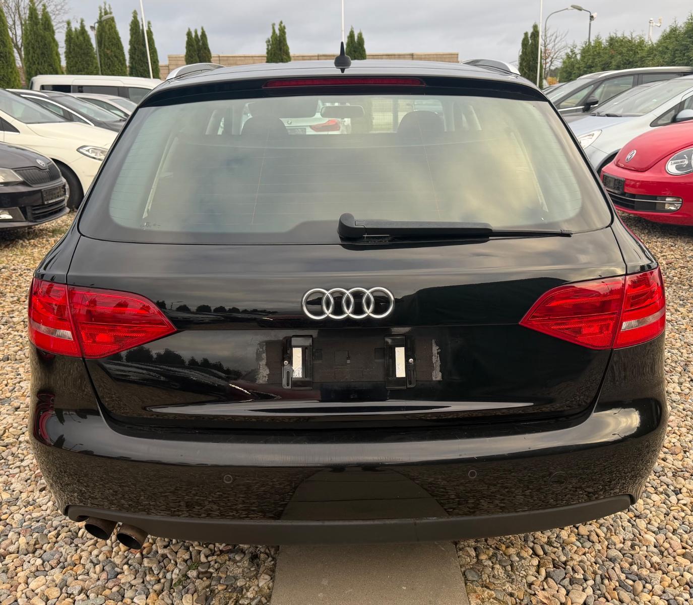 Audi A4 2009 — photo 7