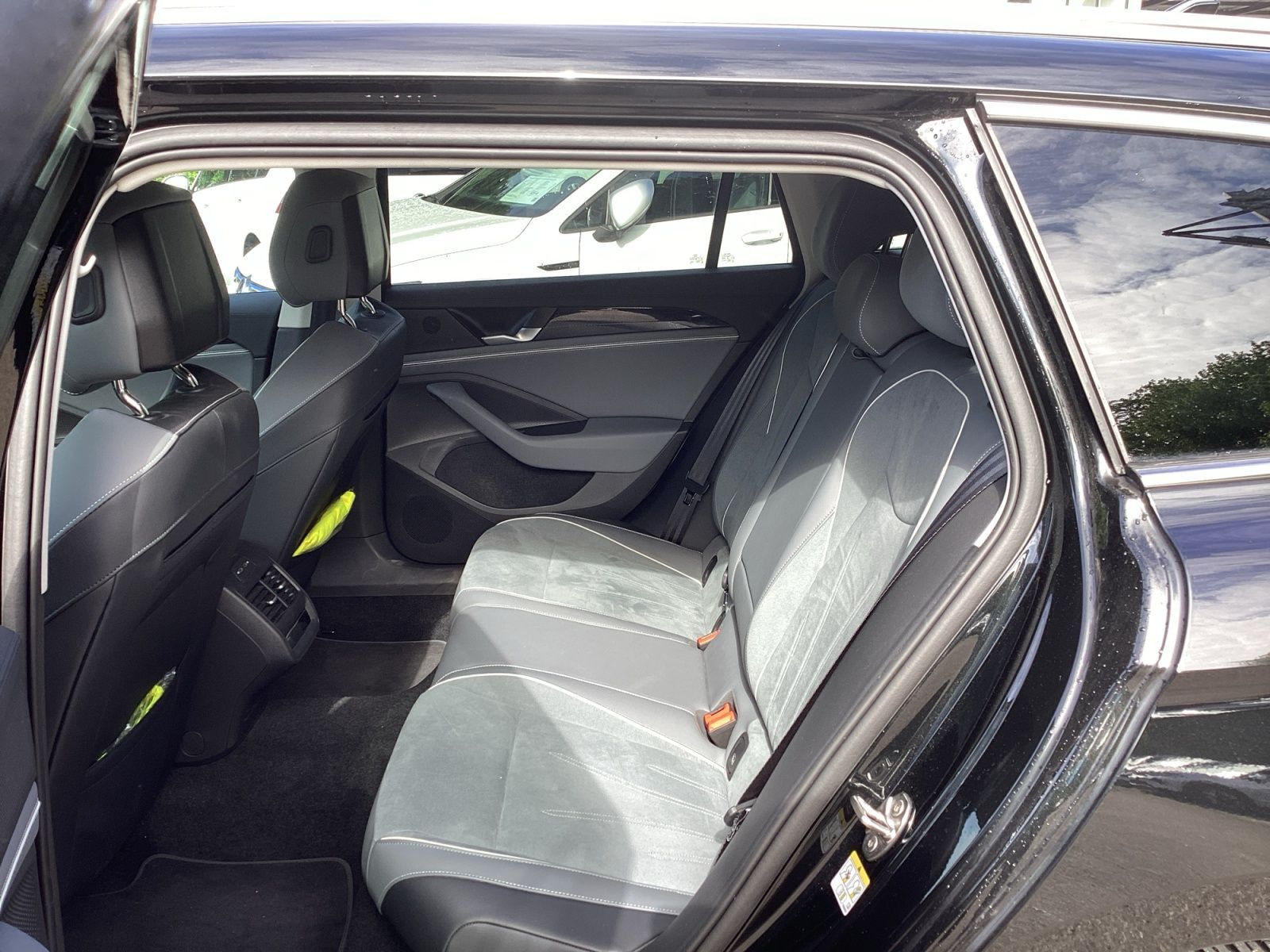 Volkswagen Passat Variant - Bild 11
