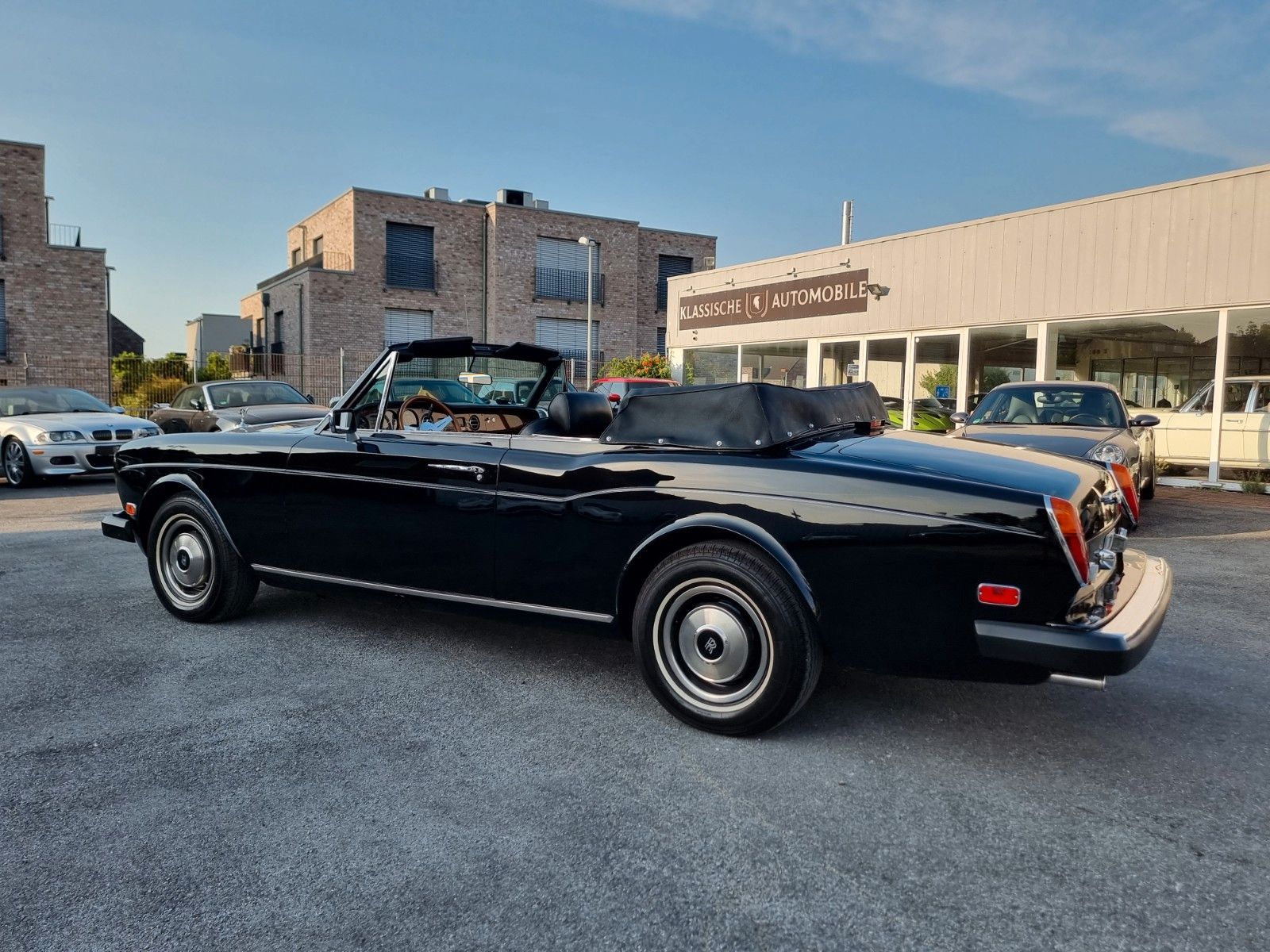 Fahrzeugabbildung Rolls-Royce Corniche/Technisch umfassend revidiert+Historie