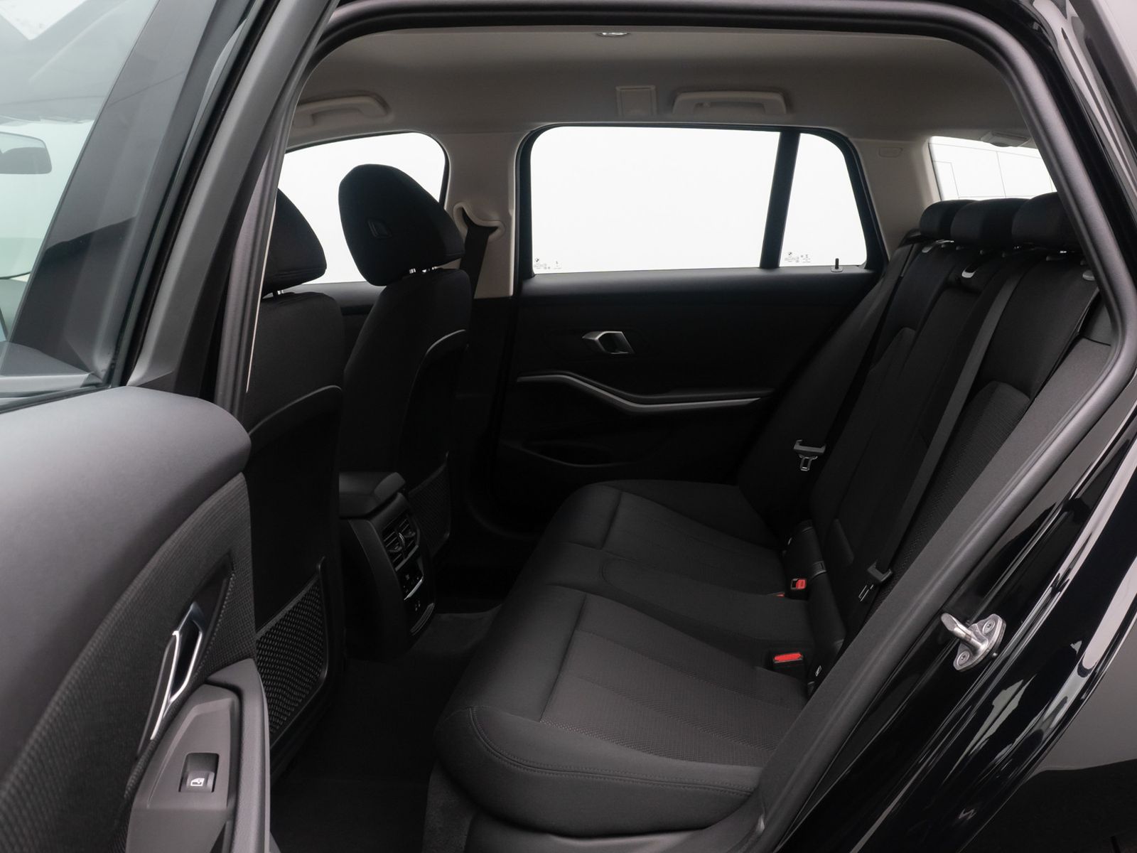 Fahrzeugabbildung BMW 318i GeschwindigReg DAB PDC Cockpit+ Widscreen