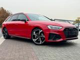 Audi A4 40 TDI quattro 3x S line Competition *Black* - Audi A4: Rot