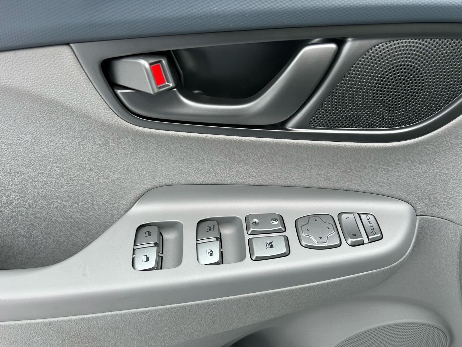 Fahrzeugabbildung Hyundai Kona Premium°64 kWh°Leder°CCS°HeadUp°1.Hand°