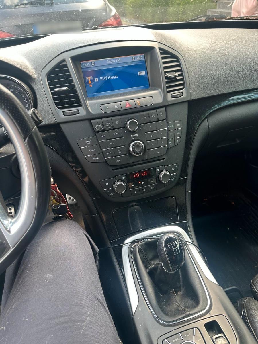 Opel Insignia 2012 — photo 14