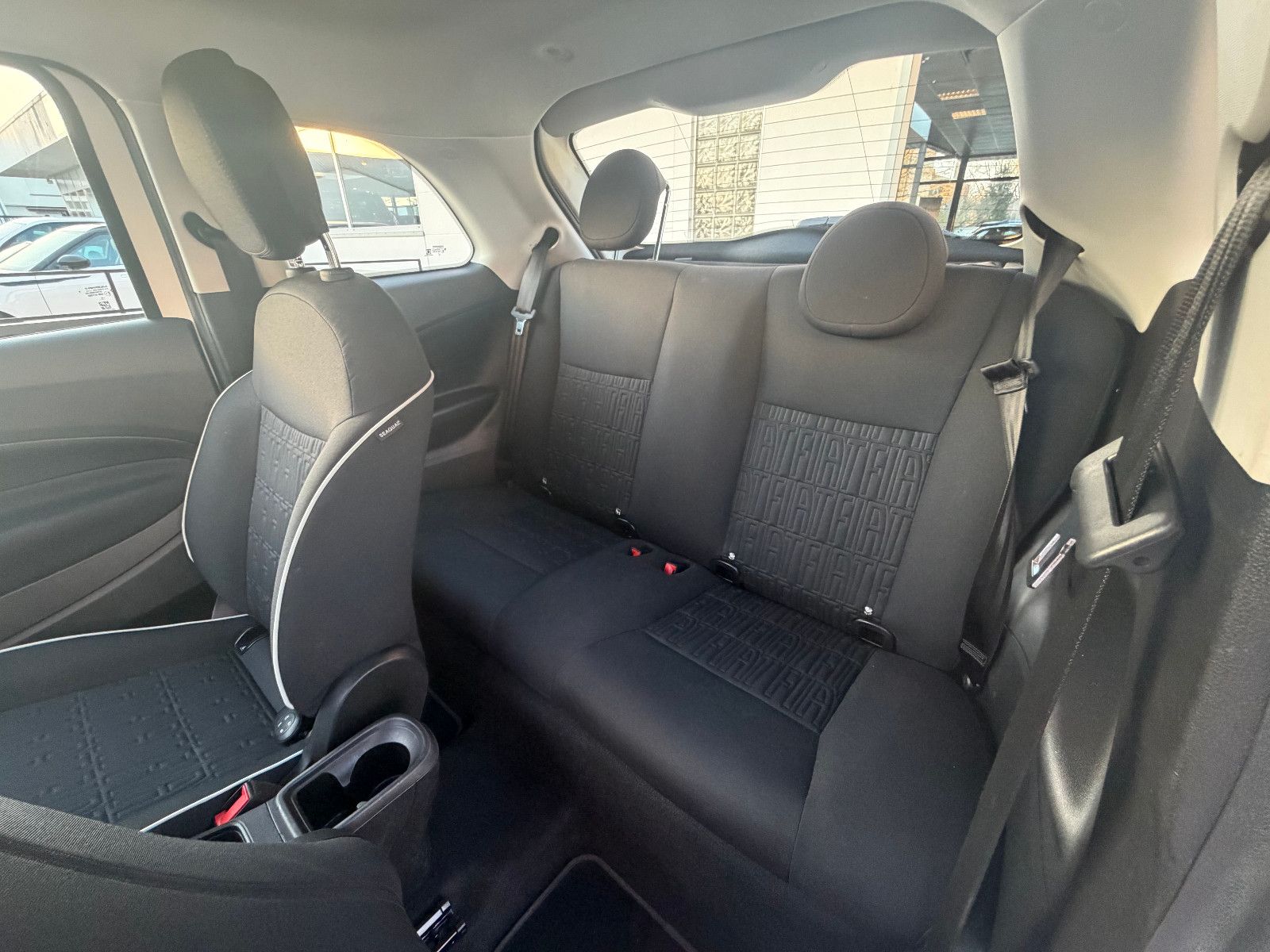 Fahrzeugabbildung Fiat 500e/TEMPOMAT/APPLE/KLIMA/SPURHALTEASSISTE