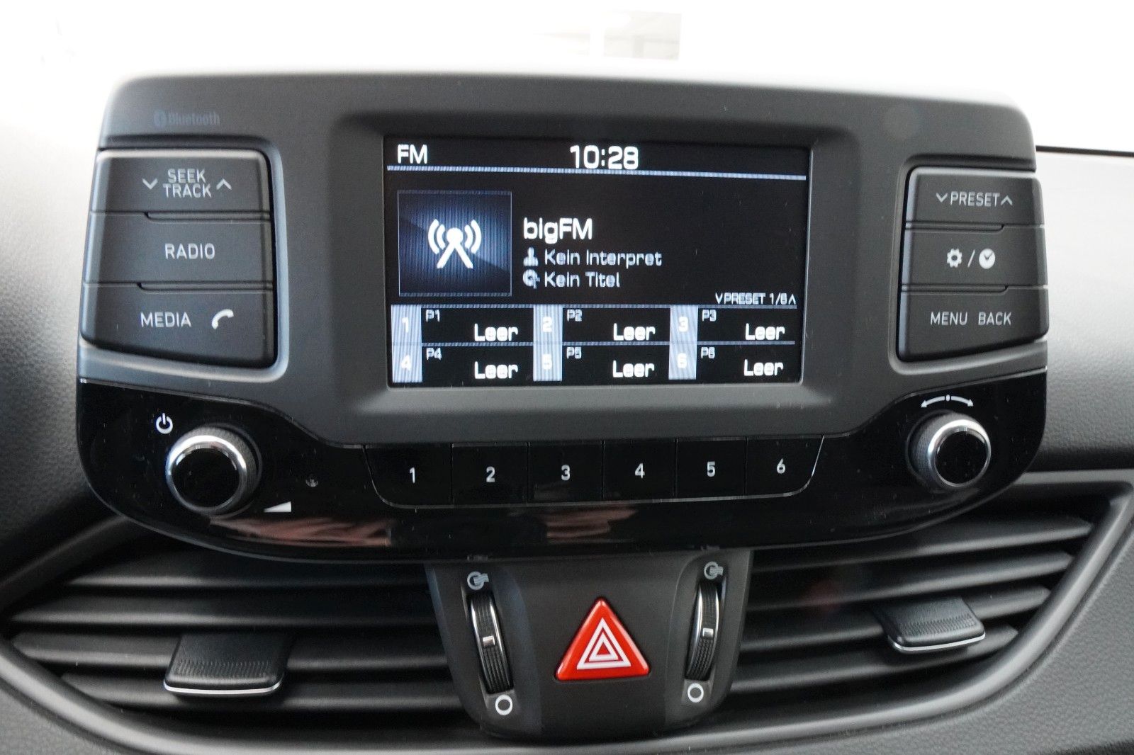 Fahrzeugabbildung Hyundai i30 cw Family *Shz*8-fach*HU Neu*