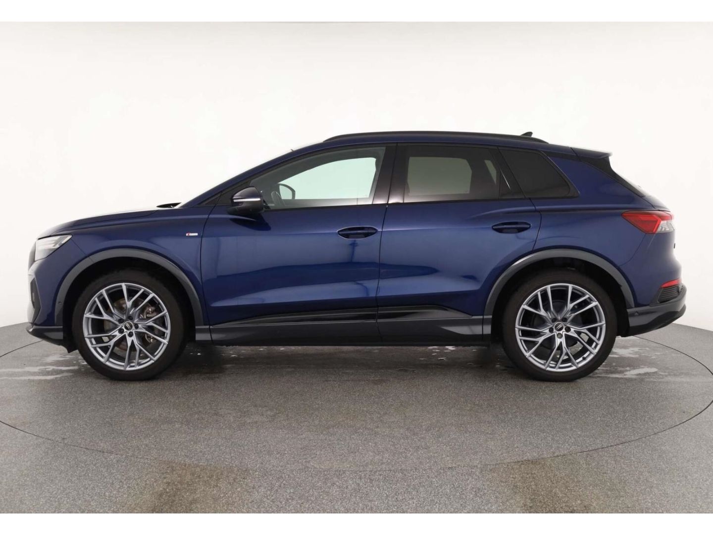 Audi Q4 e-tron 55 quattro S line AHK LED RFK Leder foto 5