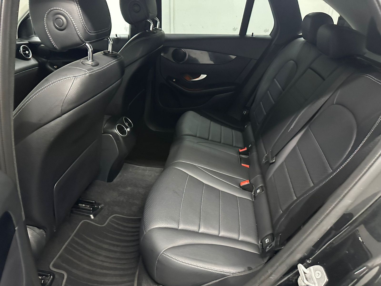 Fahrzeugabbildung Mercedes-Benz GLC 300 e 4MATIC Autom. *AHK*