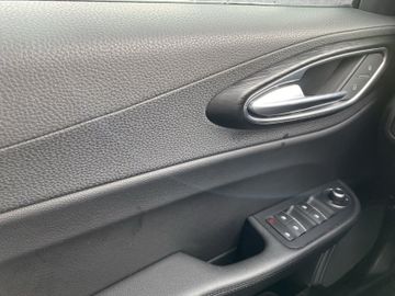 Alfa Romeo GIULIA 2.2 JTDM Super *AHK*Winterpaket*Navi*