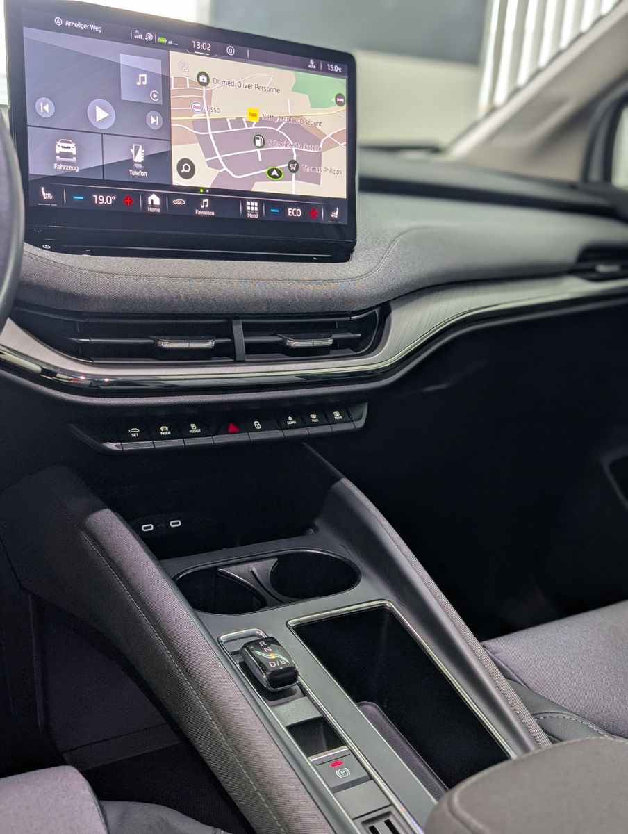 Fahrzeugabbildung SKODA Enyaq iV 80 Loft Convenience Paket+ ACC 82KWh1