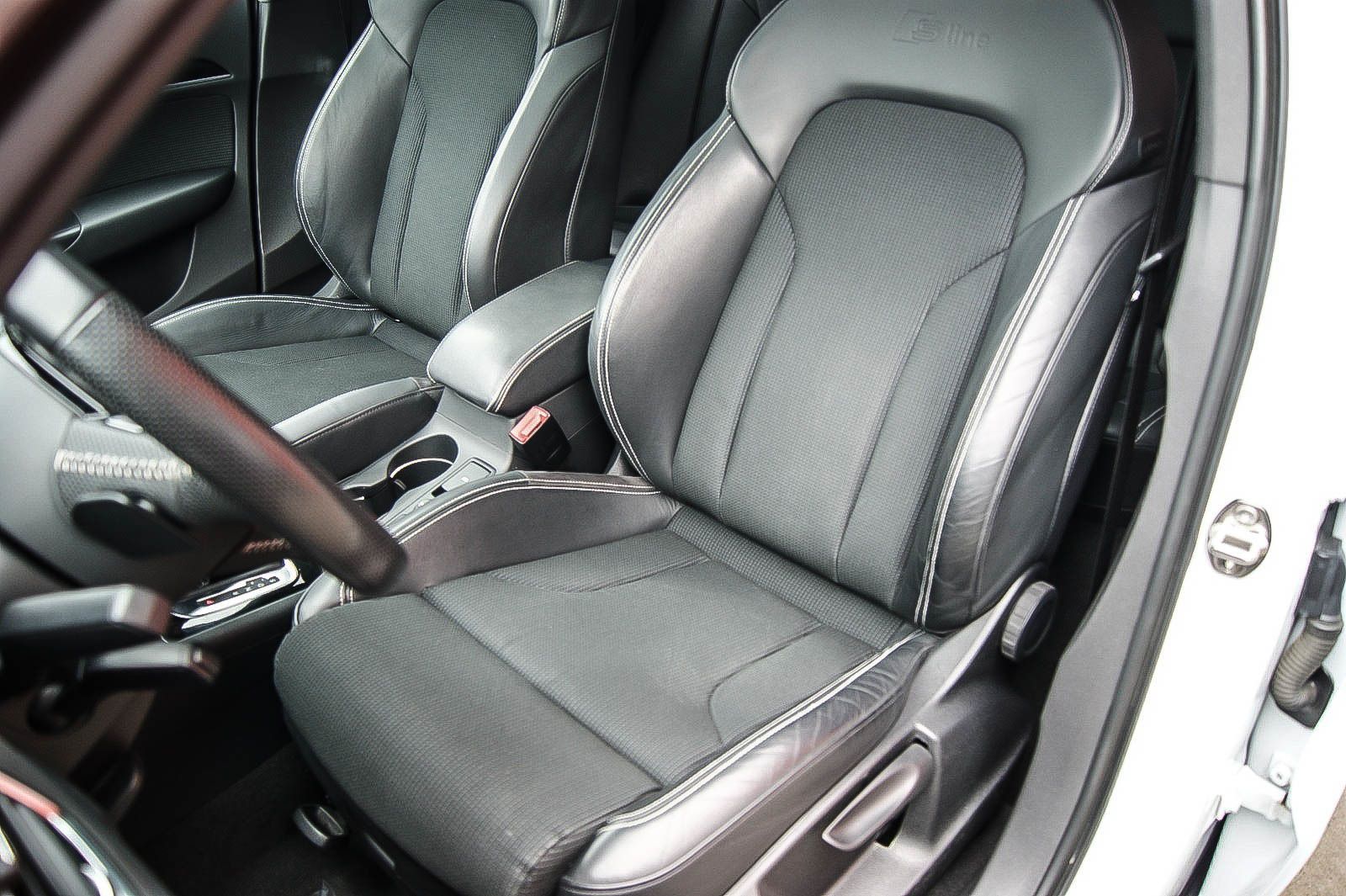 Fahrzeugabbildung Audi Q3 14TSI S-tronic S-LINE PLUS 20-ZOLL PANO BOSE