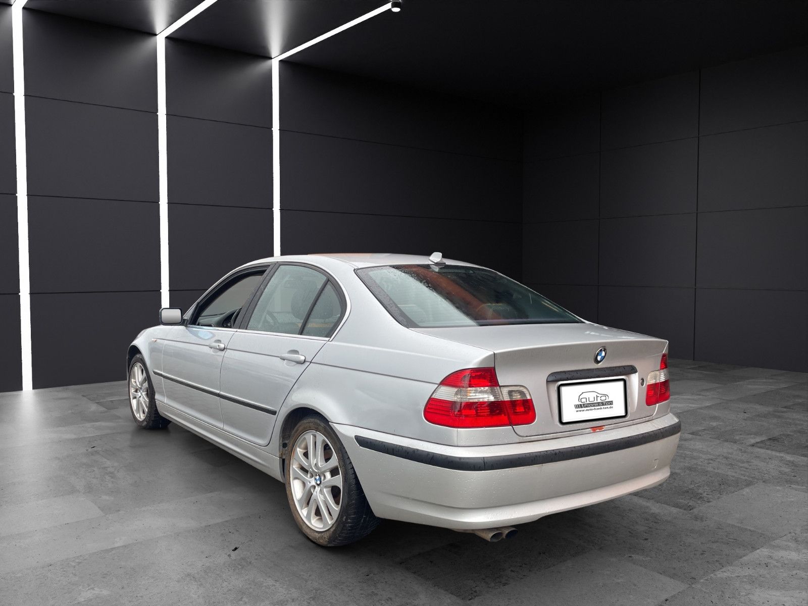 Fahrzeugabbildung BMW 320 Lim. Navi*Xenon*Shzg*Klimaauto