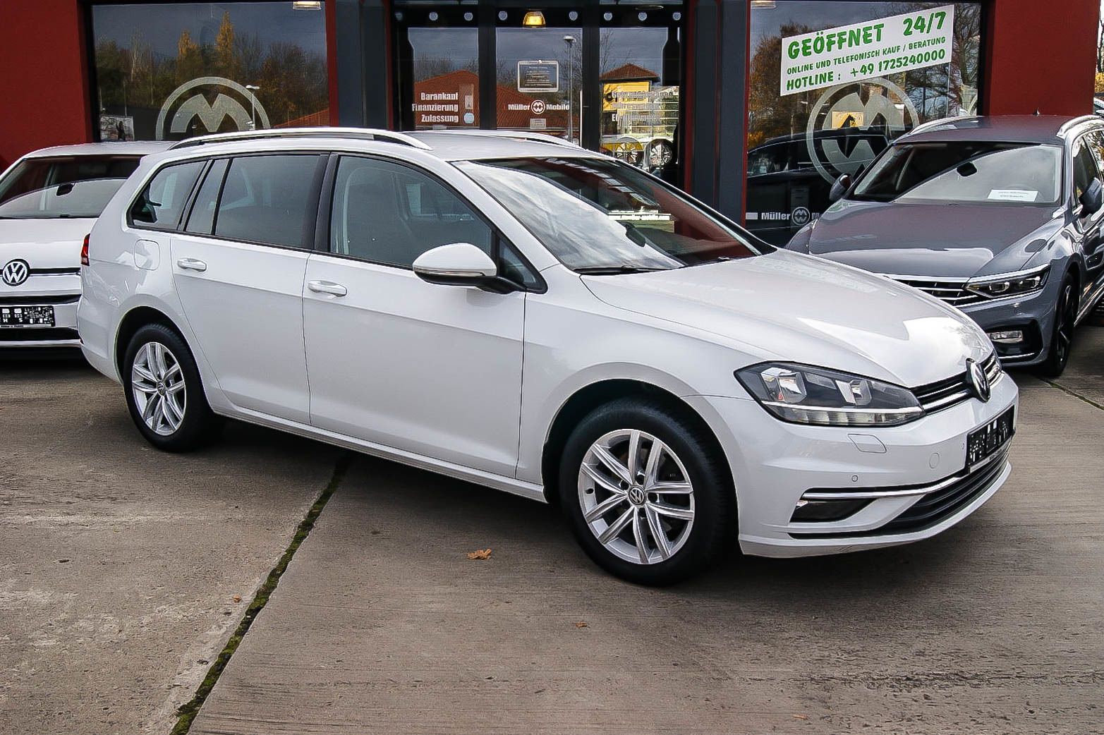 Fahrzeugabbildung Volkswagen Golf VII Variant 1.0TSI SOUND NAVIGATION ACC App