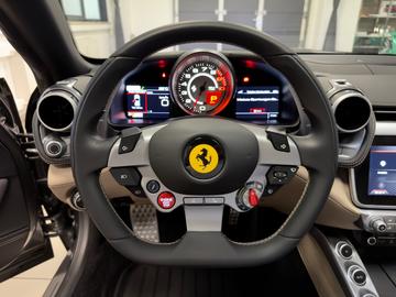 صورة مصغرة 40 لـ 2016 Ferrari GTC4LUSSO