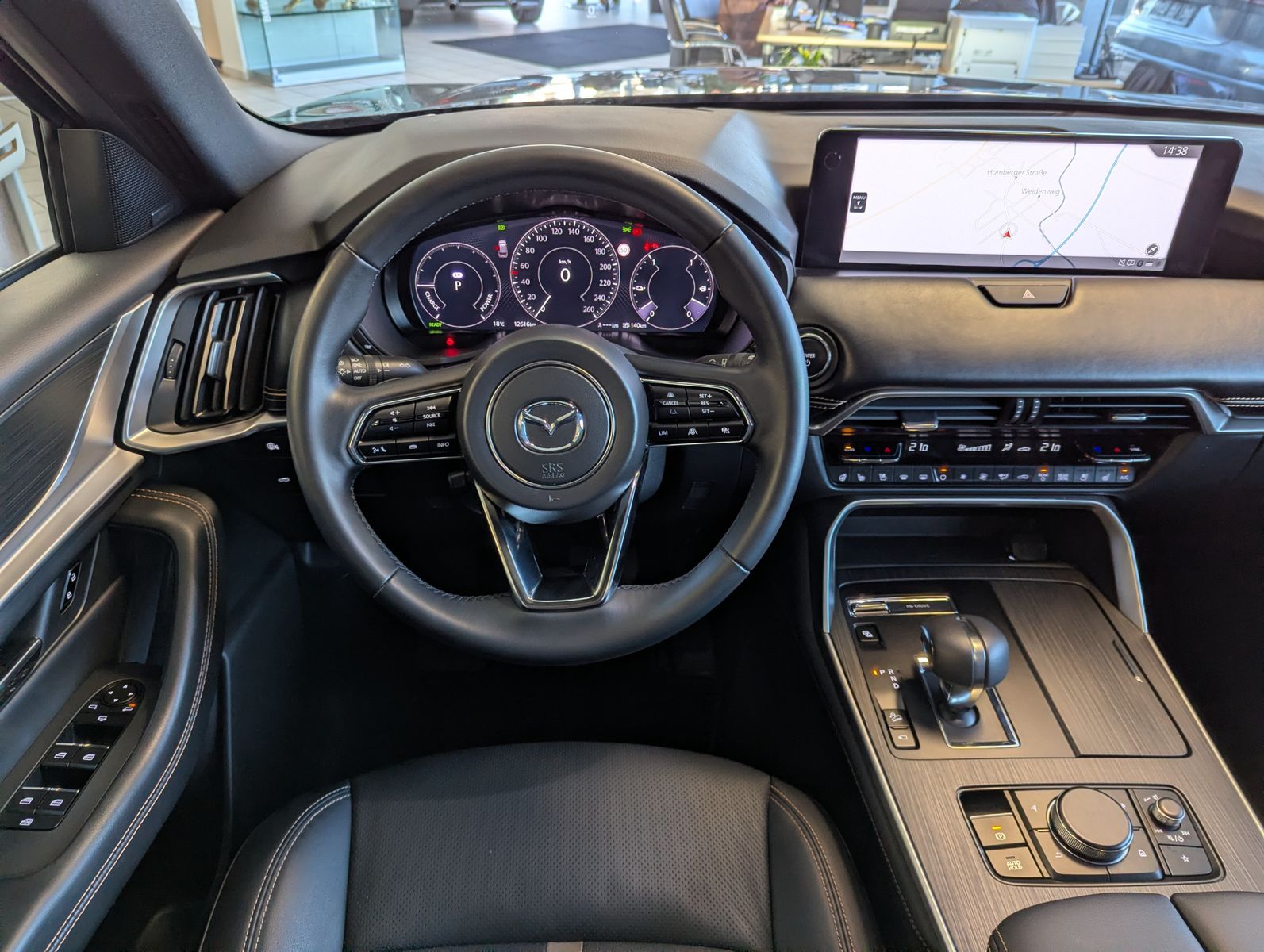 Fahrzeugabbildung Mazda CX-80 2.5 SKYACTIV PHEV 327 HOMURA+ 7-Sitze Pano