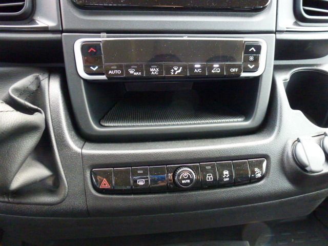 Fahrzeugabbildung Fiat Ducato Pritsche 35 L4 DOKA 140 Mjet + AHK 7Sitze