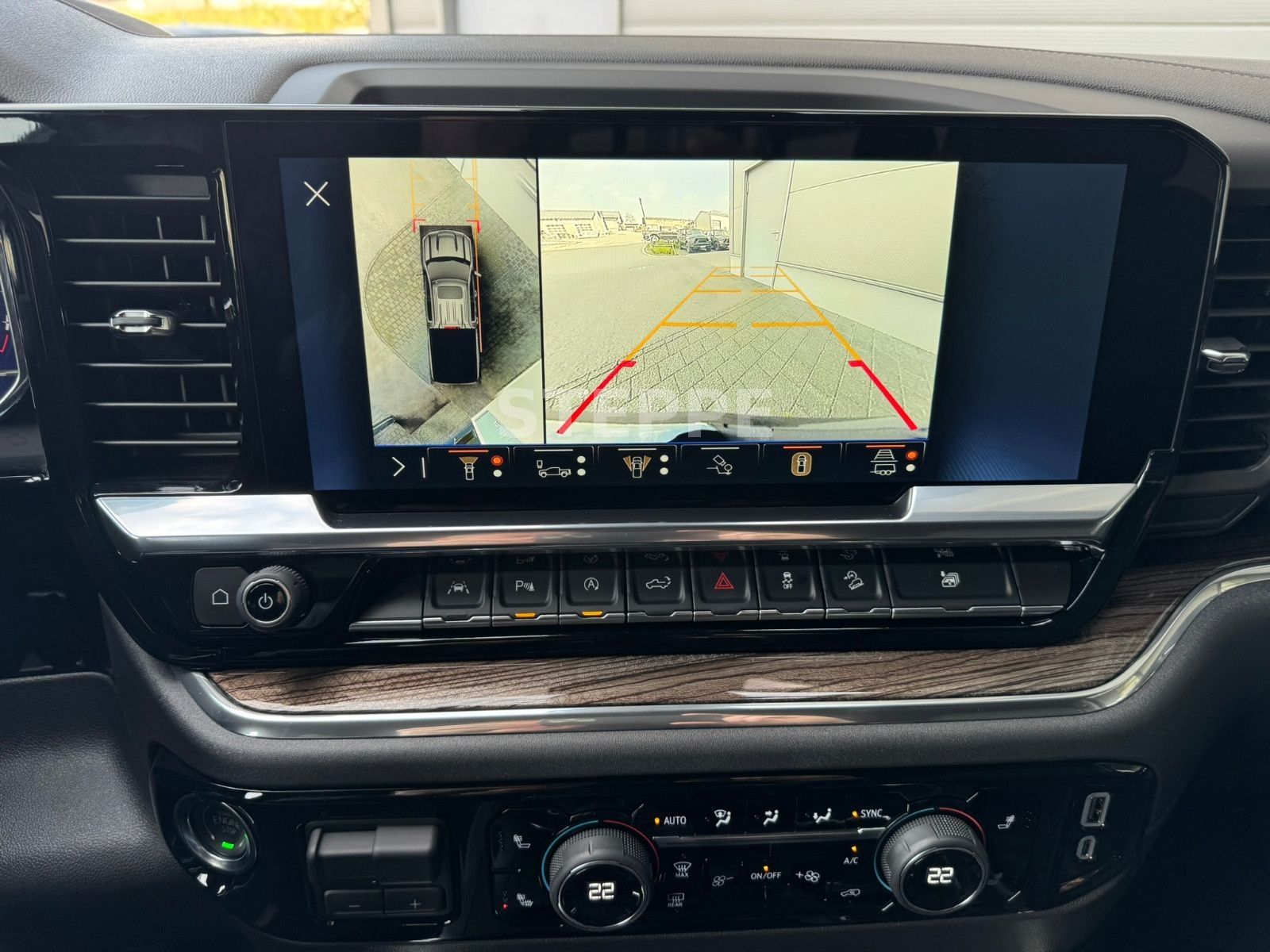 Chevrolet 2025 Silverado LT Trail Boss 6,2V8 Crew Cab. AHK