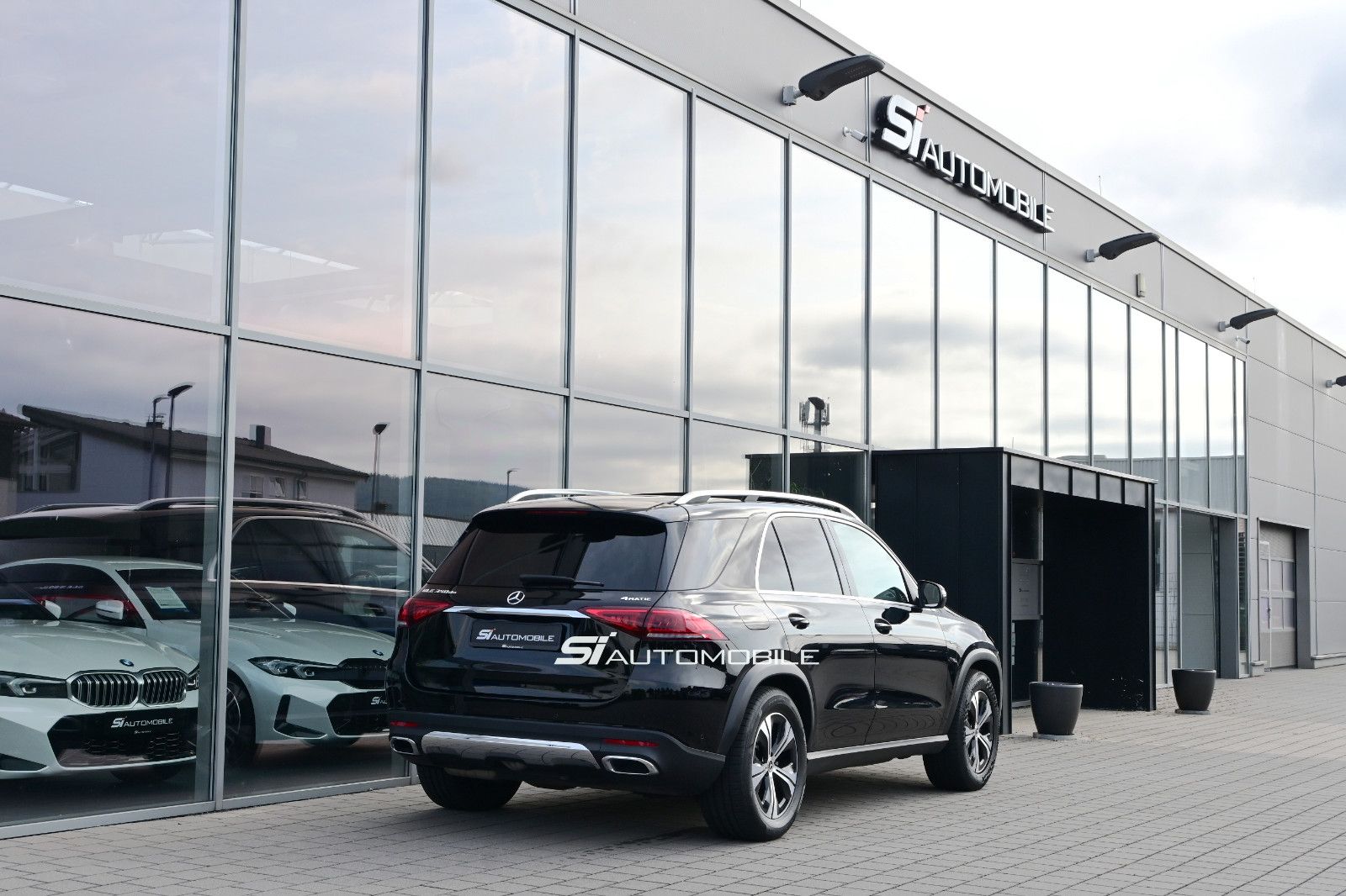 Fahrzeugabbildung Mercedes-Benz GLE 350 de 4M. °ACC°AHK°AIRMATIC°BURMESTER°360°