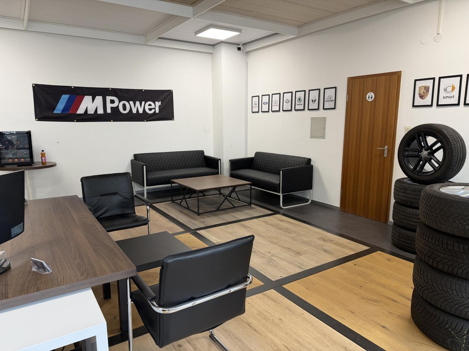 showroom-image-top