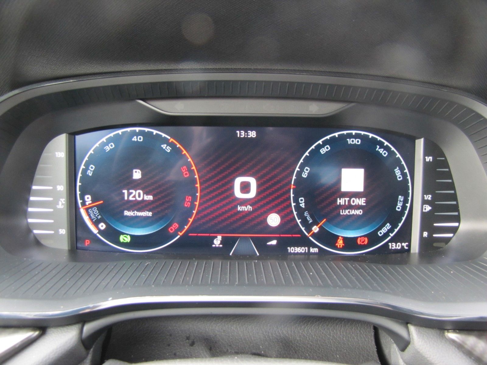 Fahrzeugabbildung SKODA Octavia Combi RS 2.0l TDI 200PS DSG