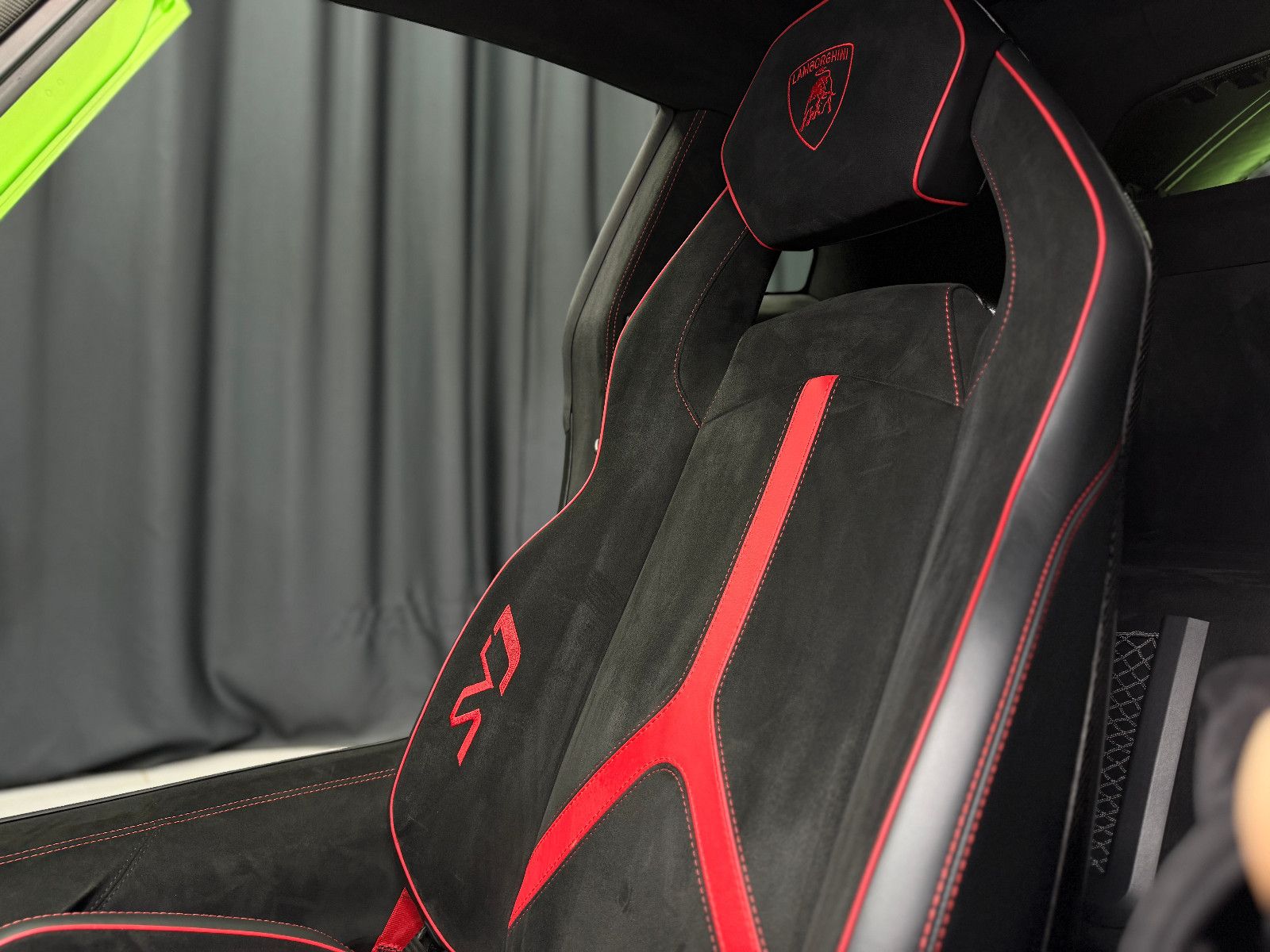 Fahrzeugabbildung Lamborghini Aventador SVJ | FULL CARBON|LIFT|SENSONUM|PPF|