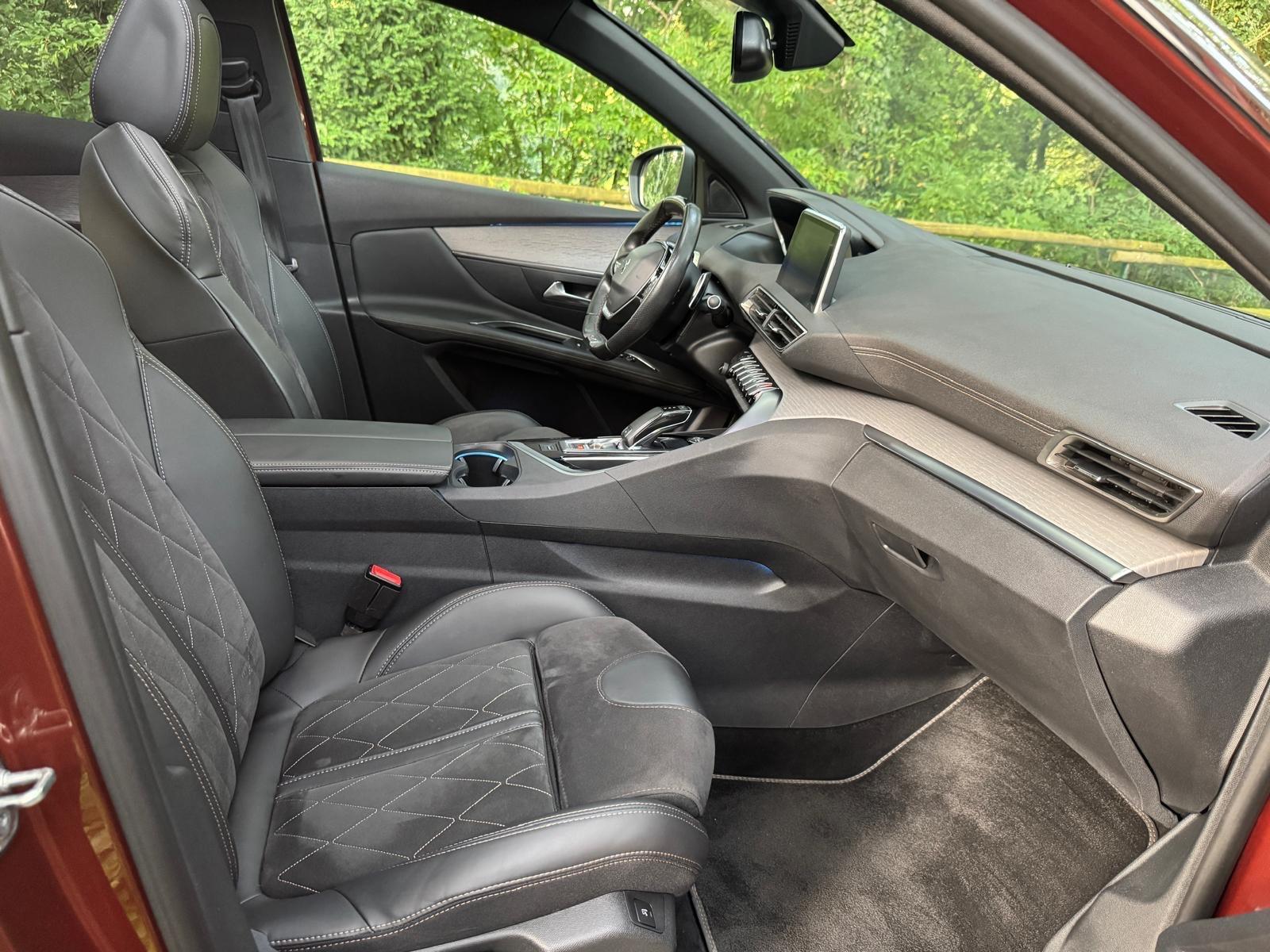 Peugeot 3008 GT*360°*SHZ*Navi*Automatik*Schiebedach
